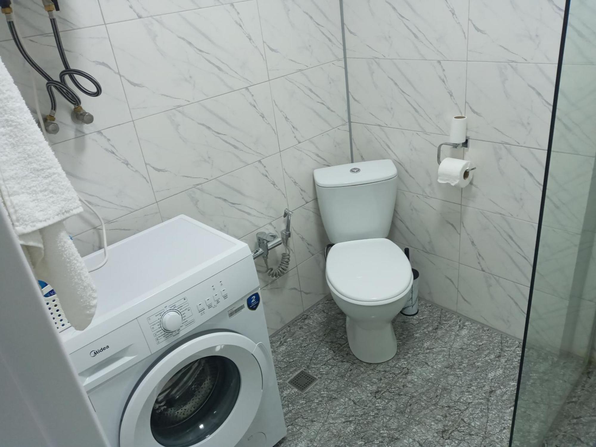Jasmine Apartment In New Bulvar Batoemi Buitenkant foto